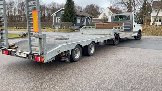 Köp Lätt lastbil Iveco 40C13 med BE trailer på Klaravik