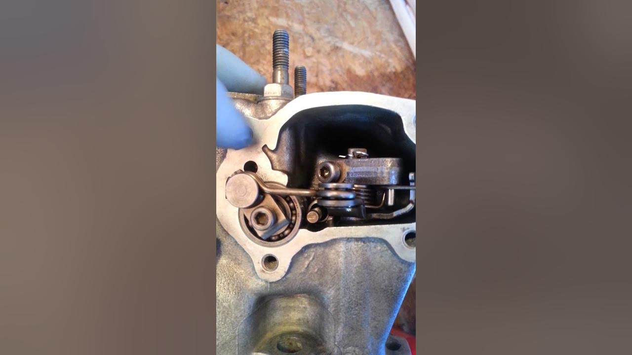 01 cr250 power valve assembly part 1 YouTube