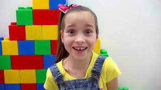 Sofia Max and daddy blow up balloons and have fun playing with them!