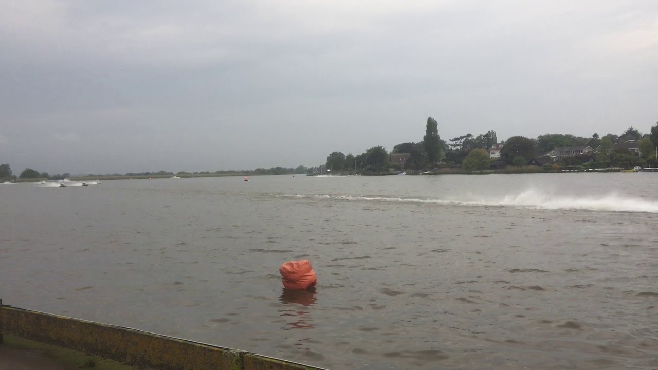 Powerboat racing, Oulton Broad, May 2018 YouTube Powerboat racing, Oulton Broad, May 2018 YouTube
