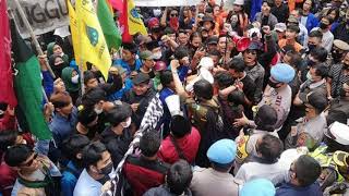 Demo mahasiswa tolak UU Cipta kerja versi lagu buruh tani