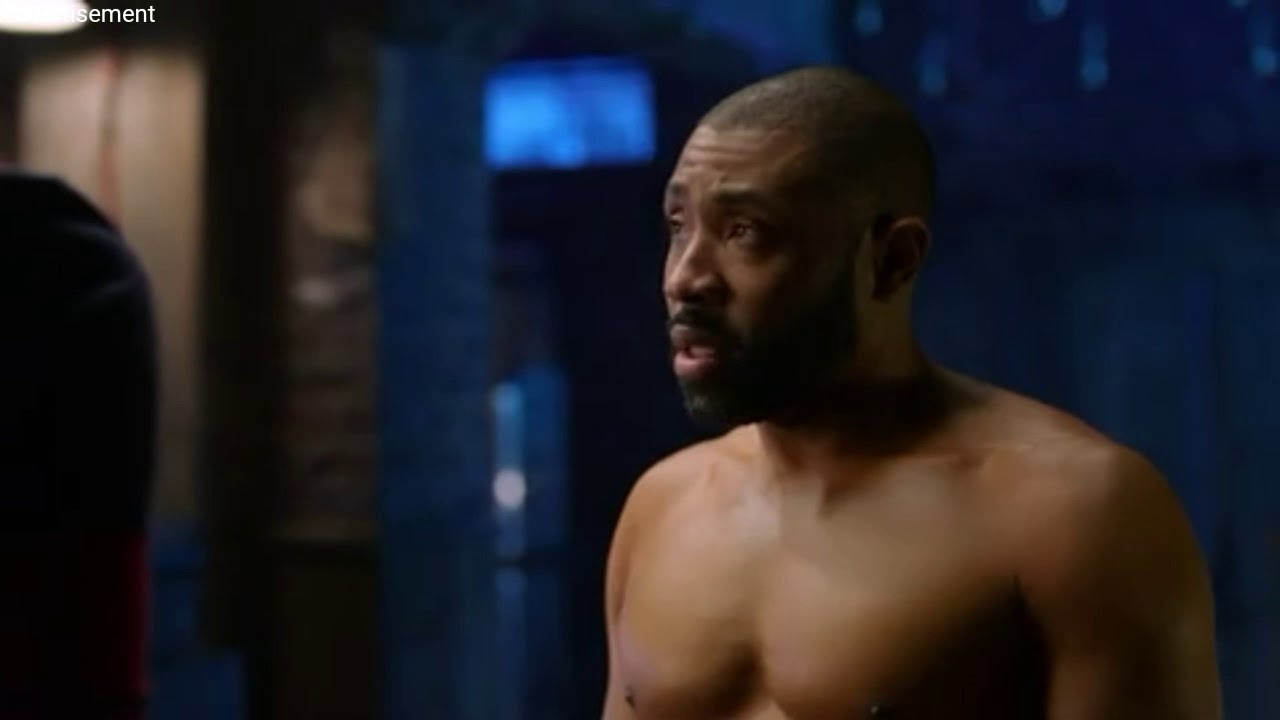 Black Lightning 1x06/Jefferson talks to his ex wife