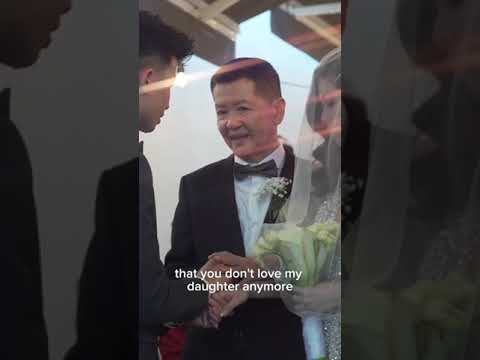 Dad gives away daughter at wedding and what he says will make you cry