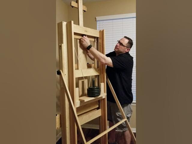 Make your own table top easel from the Frugal Studio 
