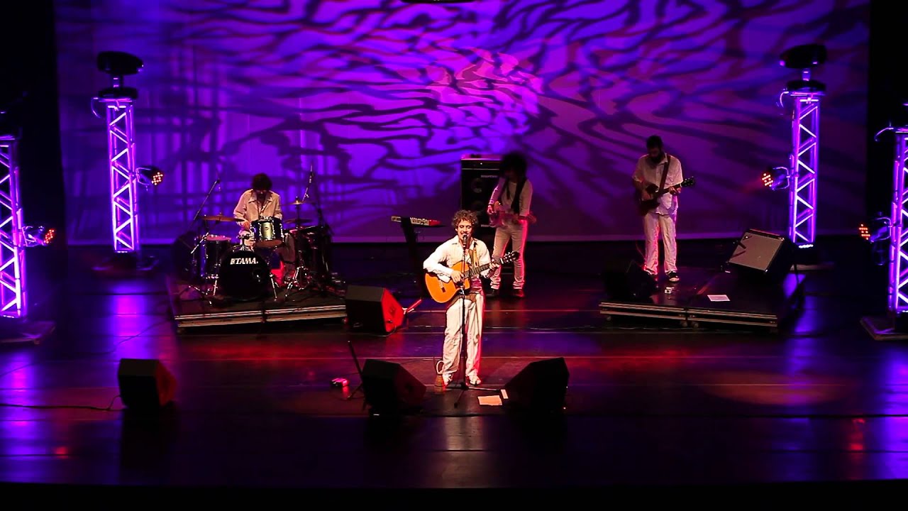 Ver 72 rotações: Leo Cavalcanti interpreta "Ben" - Jorge Ben no YouTube Ver 72 rotações: Leo Cavalcanti interpreta "Ben" - Jorge Ben no YouTube