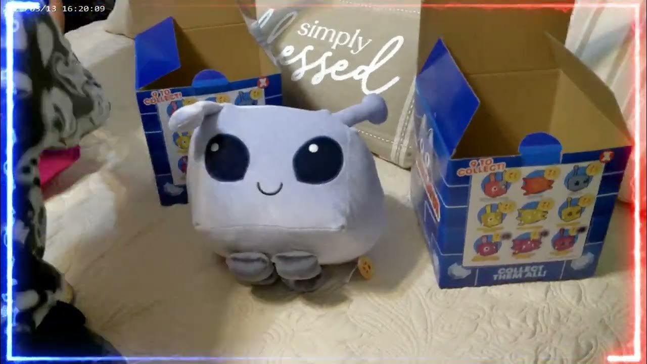 Pet Simulator X Ep.3 Unboxing PSX Deluxe Tech Plushies YouTube