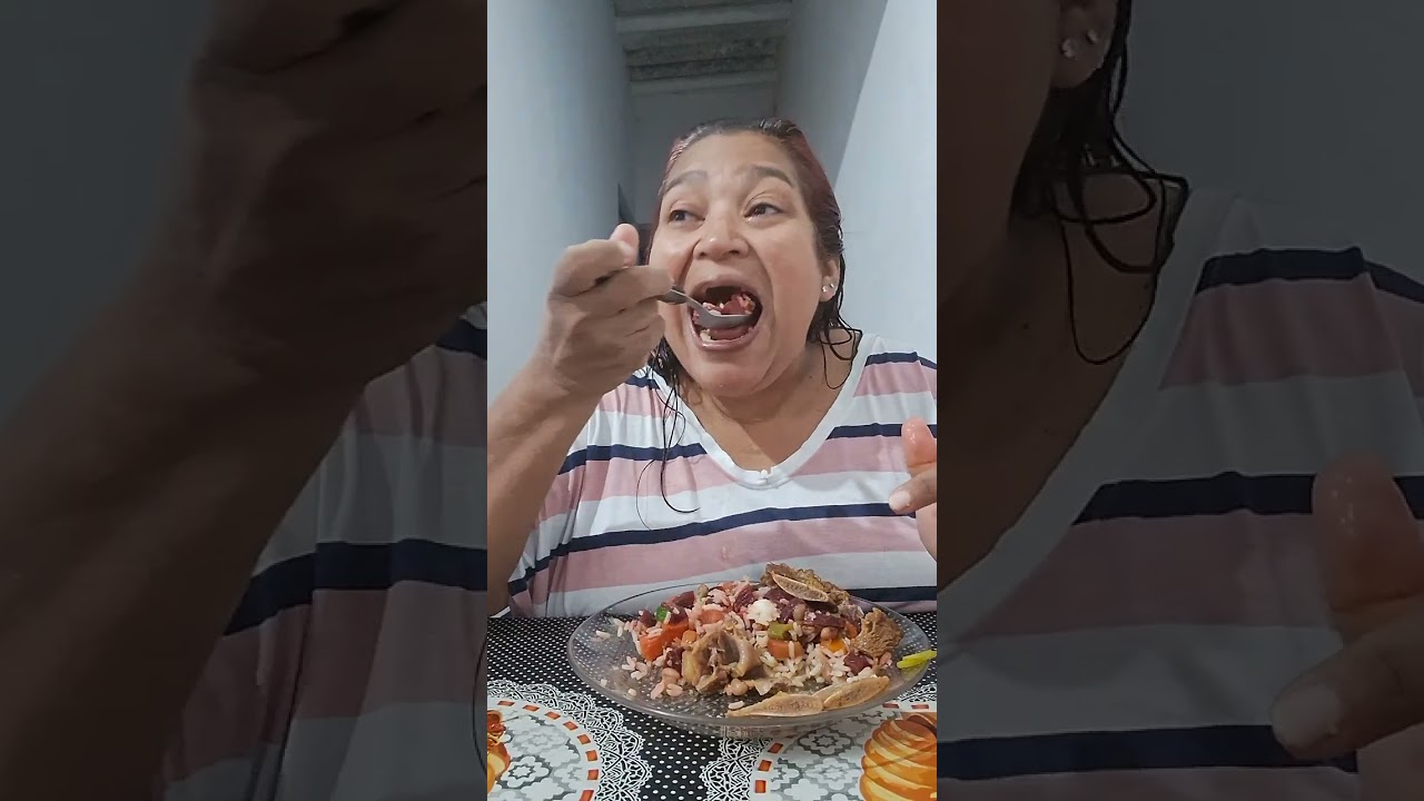 Hoje gente vamos almoçar gente meu almoço de hoje essa salada deliciosa#😋