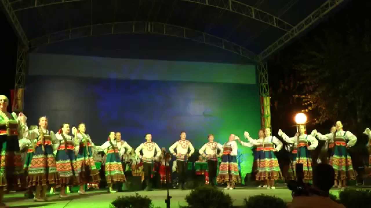 Russian folk dance: Ранешенька folcloristico sinonimo