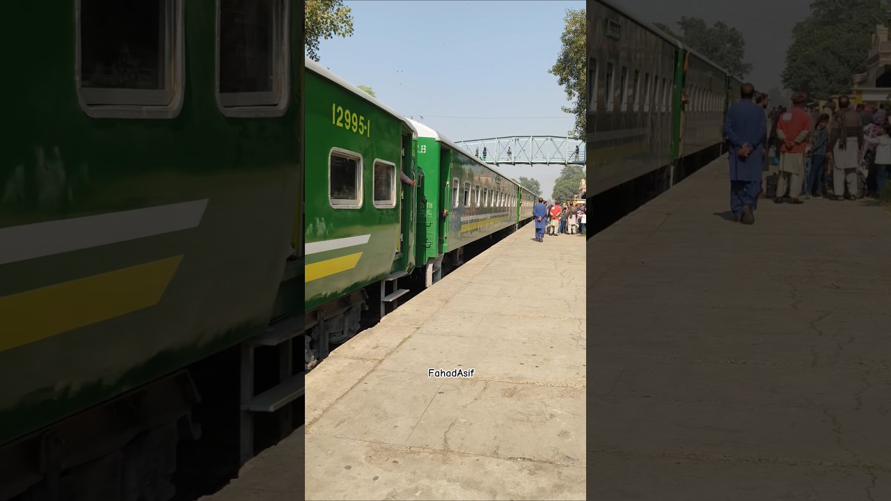 102dn Subak Raftar with Newly Refurbished Coaches departing Gujranwala Railway Station