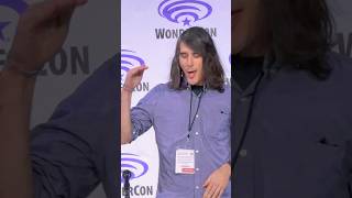 j.g. quintel’s entrance at the #wondercon #regularshow panel 🙌🏽 #mordecaiandrigby #cartoonnetwork
