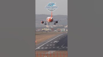 A320 EasyJet Crosswind landing at Lisbon Airport