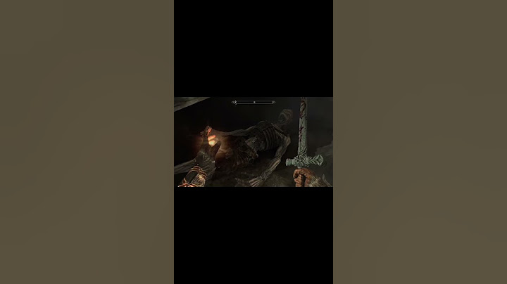 I just don’t wanna interrupt his rest 😇🙏🏼 #gaming #reaction #skyrim #gameplay #draugr
