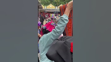 Chợ phiên vùng cao các em gái Mông buôn bán thổ Cẩm xinh đẹp