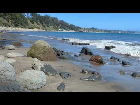 New Brighton Beach Capitola – Gentle Surf, Rocks & Blue Skies