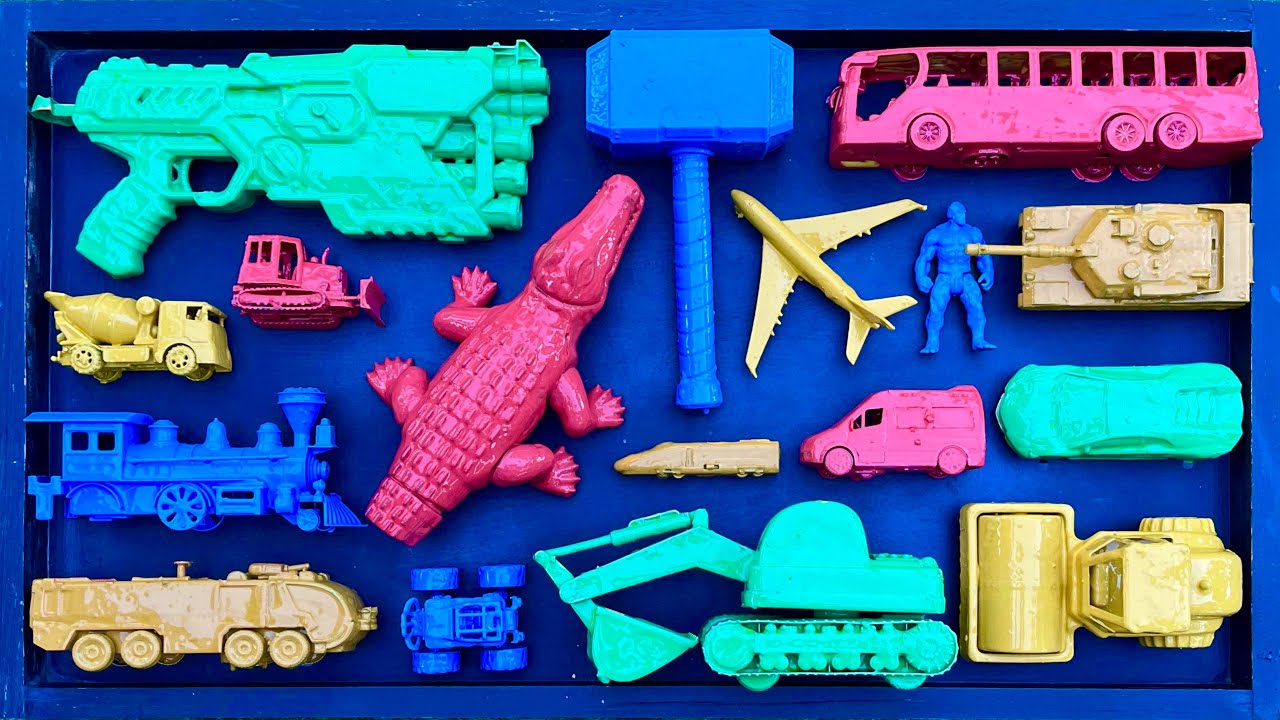 Membersihkan Mainan Mobil Balap,Kereta Api, Bus Telolet, Truk Molen, Tank Baja, Beko Excavator.