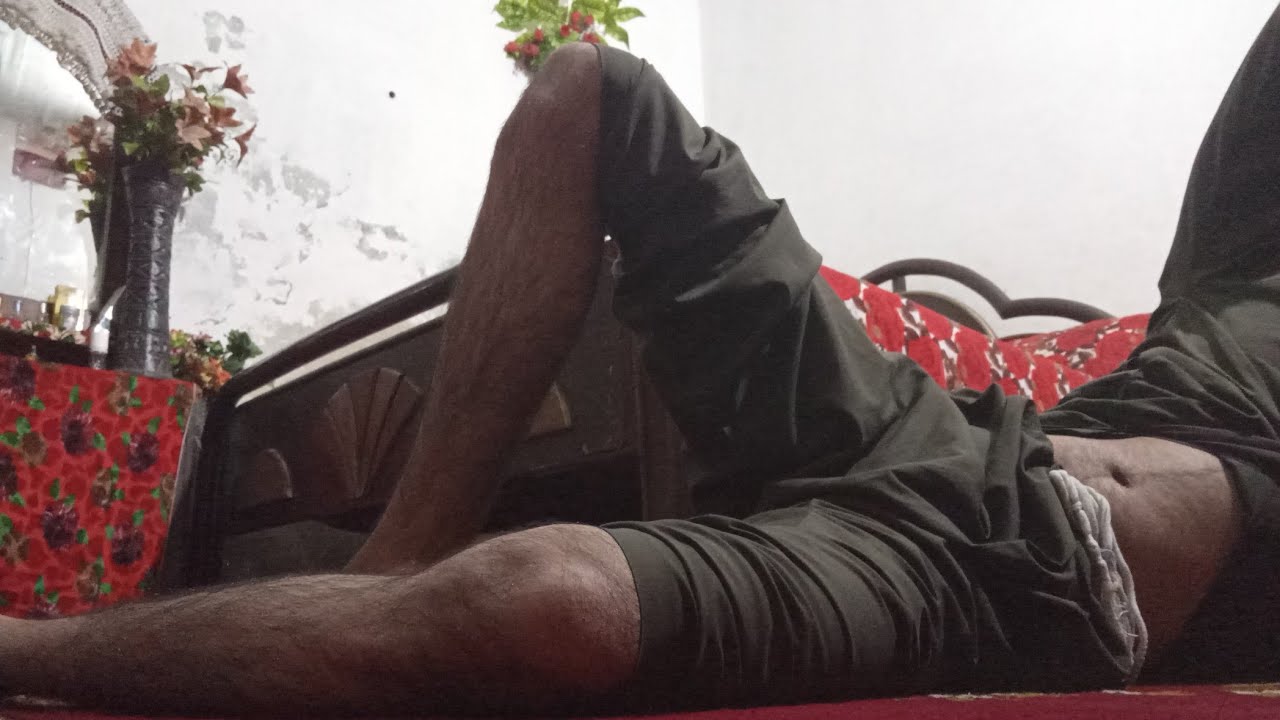 Today Young Boy Leg 🦵 Funny Exercise 😁 IN Bedroom 😂