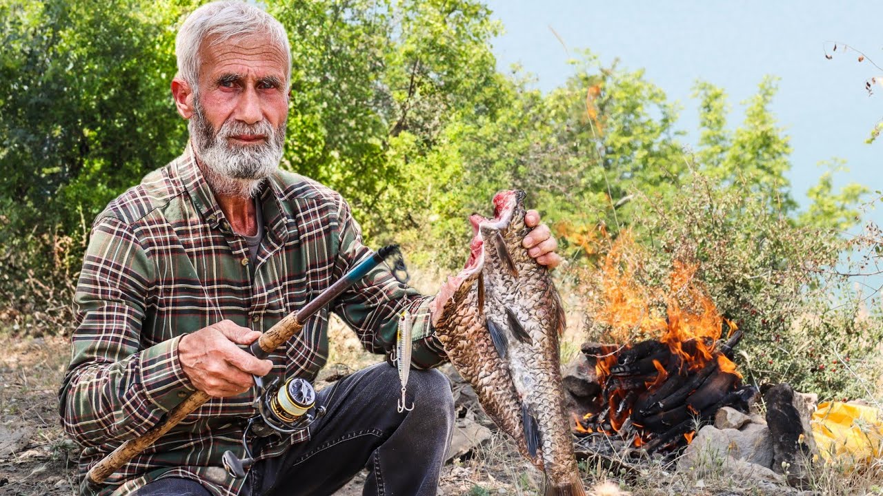 مطاردة سمك الشبوط | شوي سمك الشبوط في البرية