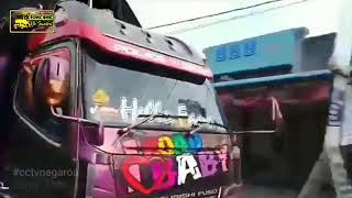 Viral truk oleng  POLICE WOMAN