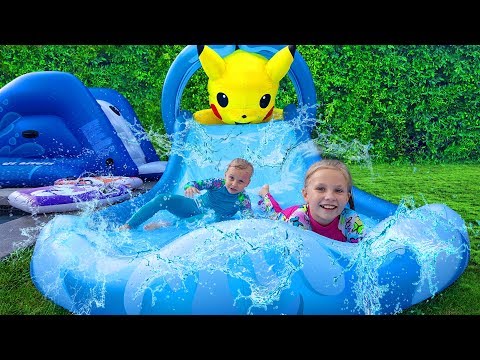 Папа ОБИДЕЛСЯ ! Николь и Алиса  сами НАДУЛИ Гигантскую ГОРКУ ! Giant Inflatable TOYS