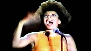 Shirley Bassey - SOMETHING (1978 Live in Sydney)
