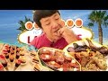 Food in Las Vegas: All-You-Can-Eat Buffet - YouTube