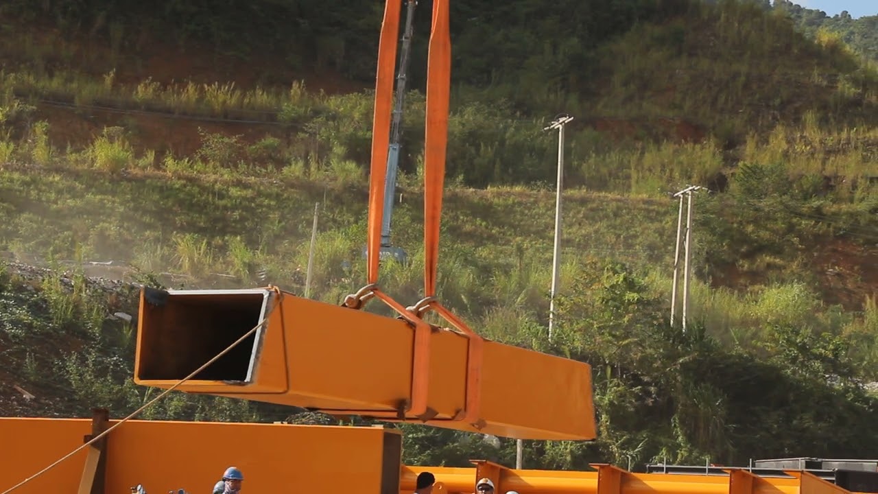 KOBELCO 400T CRAWLER CRANE 30