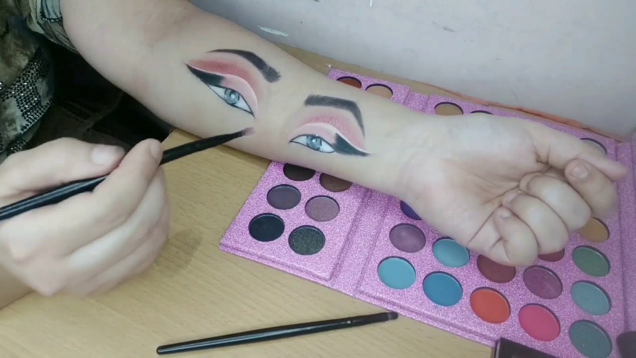 BEAUTIFUL EYE MAKEUP ON HAND HAND ART MAKEUP YouTube