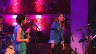 comes love EVA FERNANDEZ & JOAN CHAMORRO & ANDREA MOTIS GROUP chords