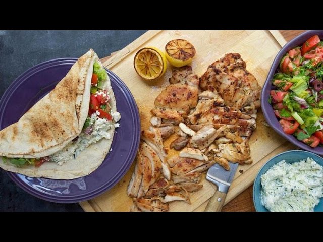 Chicken Pitas with Greek Salsa and Zucchini Tzatziki | Rachael Ray Show