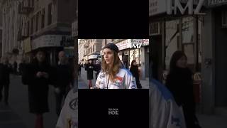 Lana Del Reye Sokakta Kamerayla Yaklaşan Muhabir, Ona Çıkma Teklifi Ediyor. Sence Gönlü Var Mı?