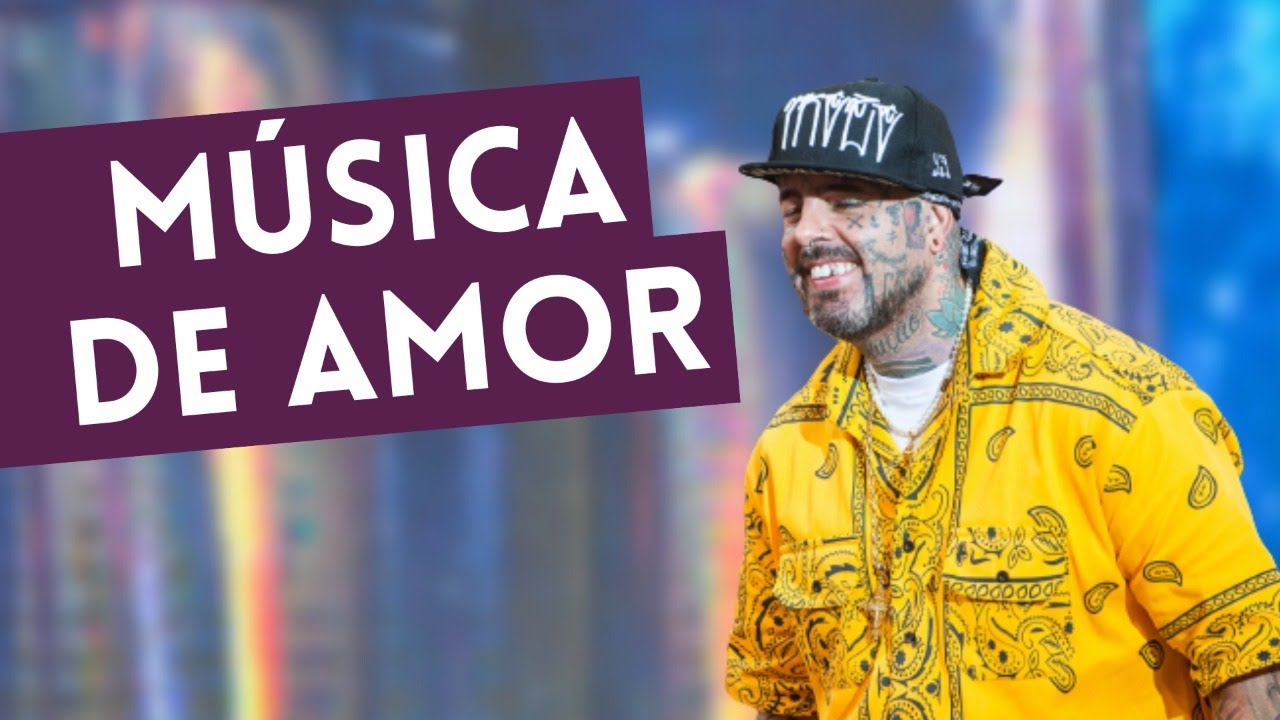 Tico Santa Cruz canta rock romântico feito para a esposa no Faustão