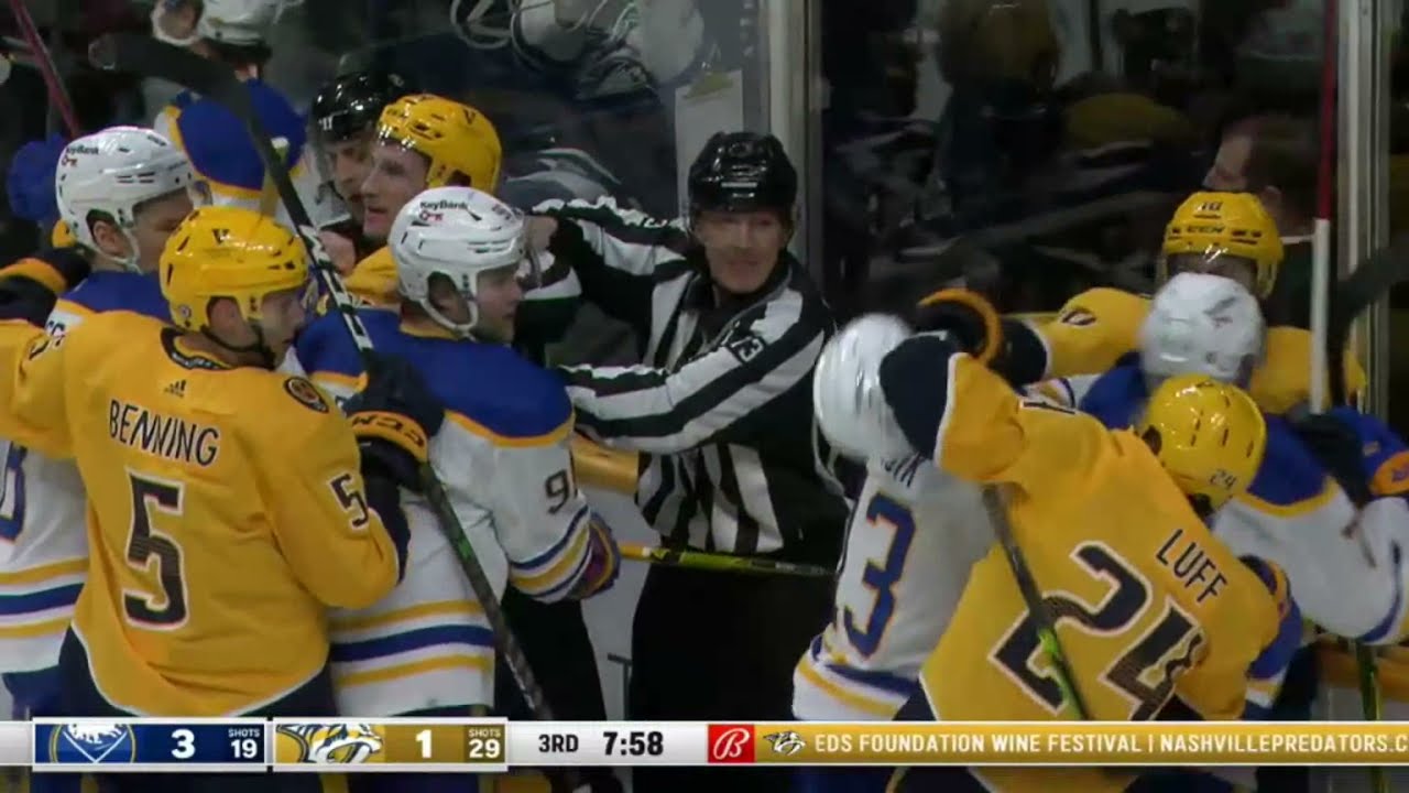 Tanner Jeannot run into Sabres' Goalie, Predators vs Sabres scrum followed after