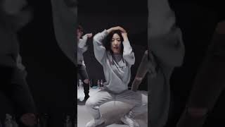 I&#39;m in love with the shape of you🥰 #liakim #choreography