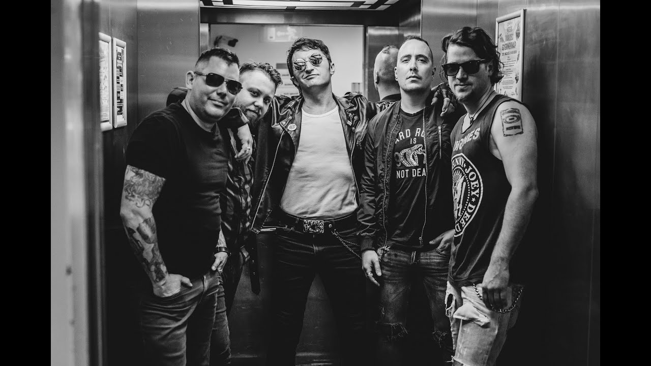 Whiskey Roll-Badbone auf YouTube ansehen Whiskey Roll-Badbone auf YouTube ansehen