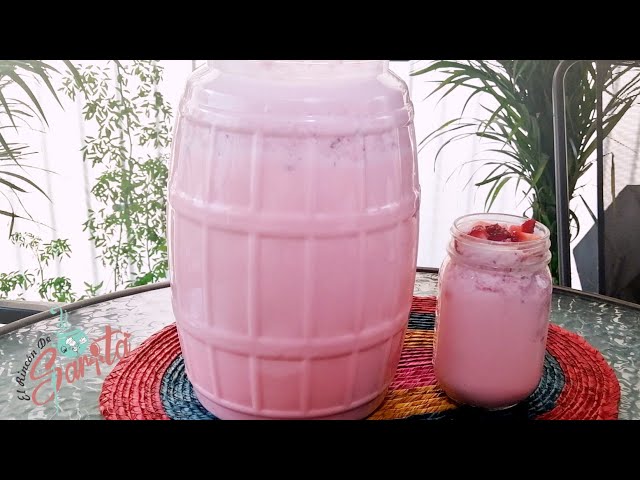Agua Fresca De Fresas Con Crema