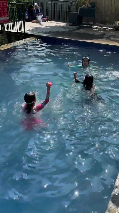 Berenang time #viralvideo #sorotan #cutebaby #family #berenang