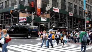 Canon 7D sample video - Times Square NYC