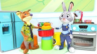 Zootropolis Oyuncakları. Judy Nicki Çay Içmeye Çağırıyor