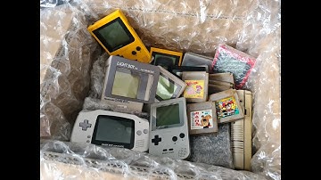 Unboxing some Japanese GameBoys bought via Sendico