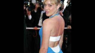 Chloe Sevigny Dowmloading The Good Stuff Yes
