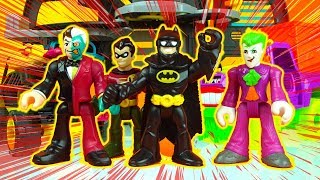 BATMAN, JOKER & TWO FACE new vehicles battle ROBIN sings baby shark superhero toys 2