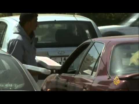 أرزاق صدام الأسعد بائع متجول