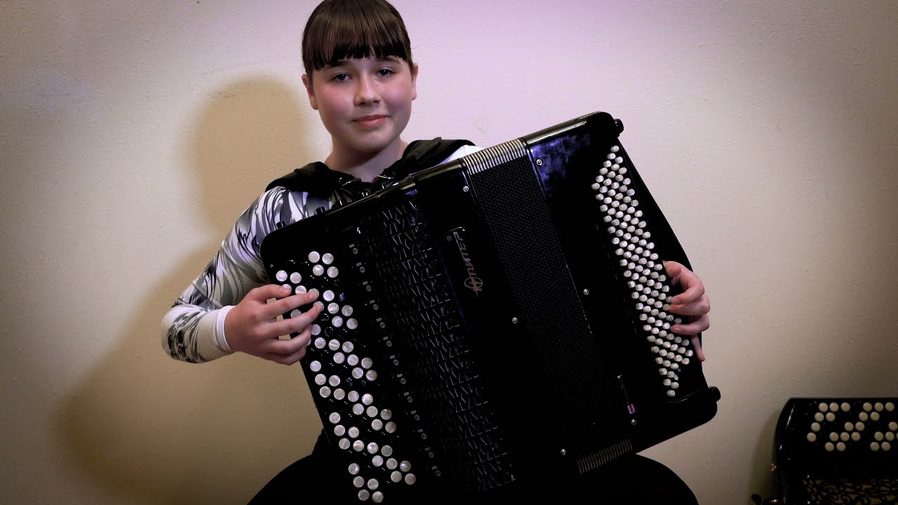 MARIA TELESHEVA J.S. Bach Prelude & Fugue No. 2 in C Minor, Invention No. 8 in F major on Accordion