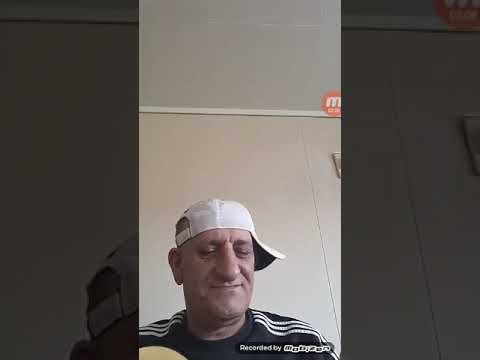 ابو جيجو يسمع اغاني ويغلط على هوار