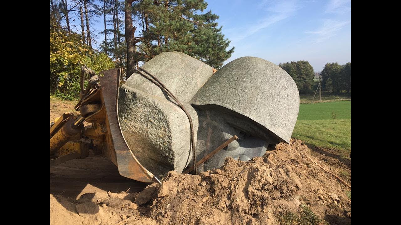 Alytaus rajone nugriauta kario skulptūra