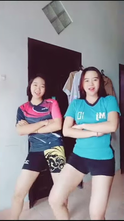 paha mulus atlet voly
