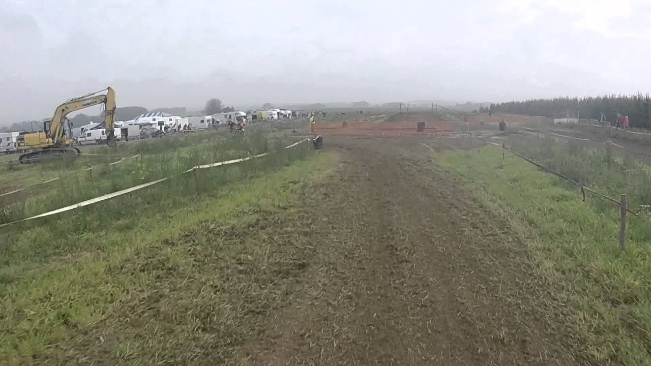 Start Wambeek 1 vintage Pre 72 CZ 250cc against CZ 360 cc ,Maico 440 and bsa 500