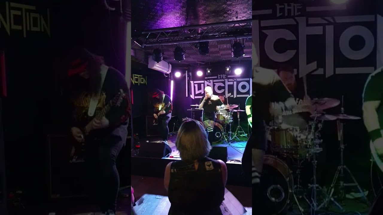 Tweede voorprogramma. The Junction, Plymouth.