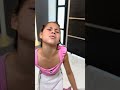 Niña de ocho años eligió a su madrastra y rechazó a su mamá por una triste razón 😔parte(3)