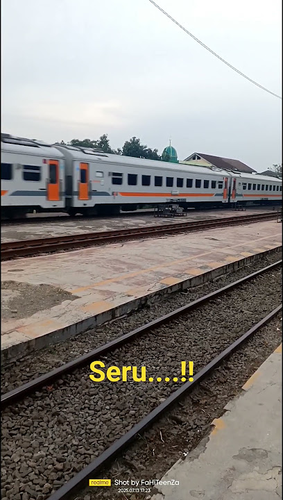 Argo dwi pangga melintas. kereta yang di tunggu tunggu #keretaapi #train #automobile